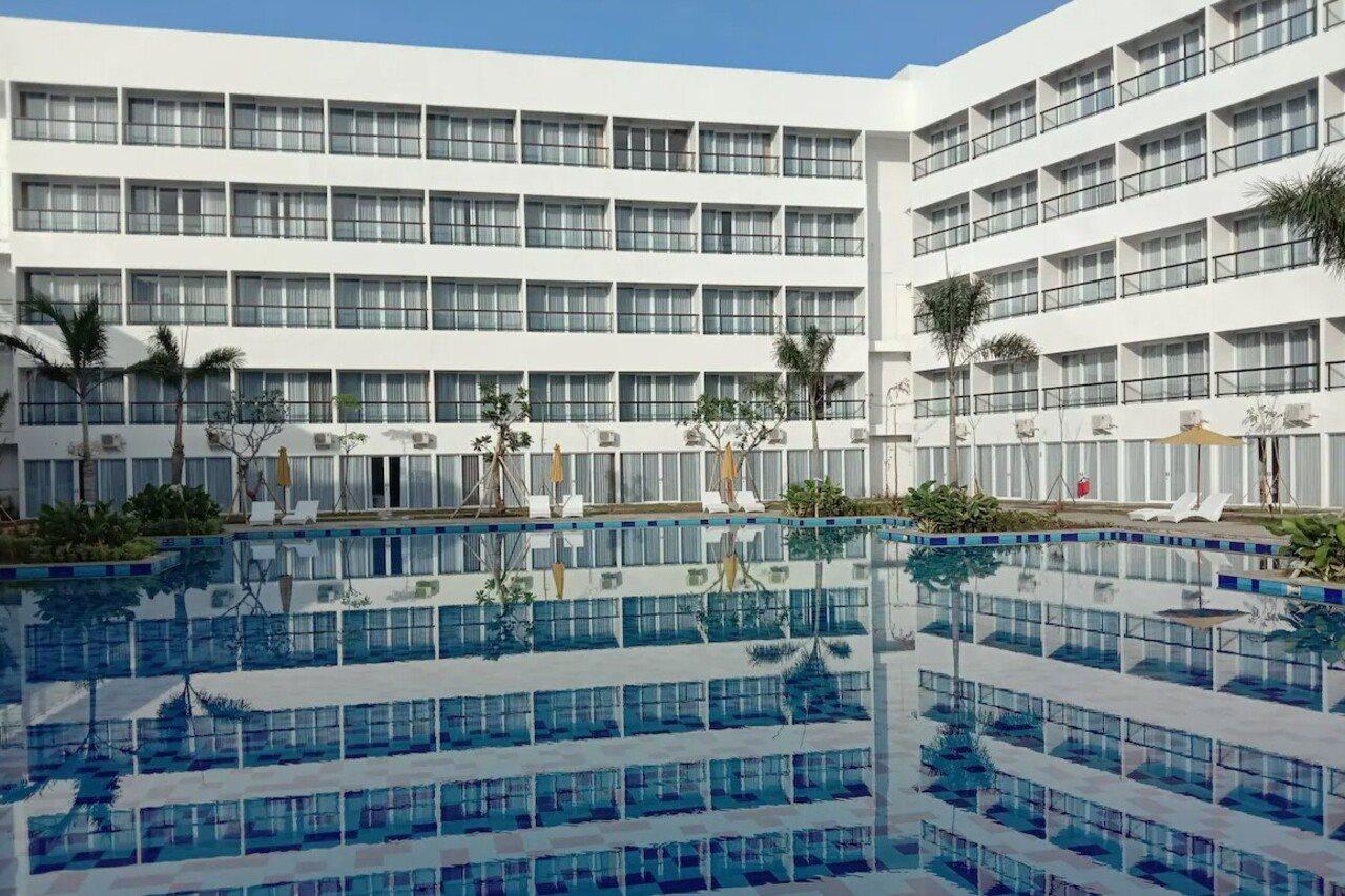 Raja Kuta Mandalika & Convention Hotel