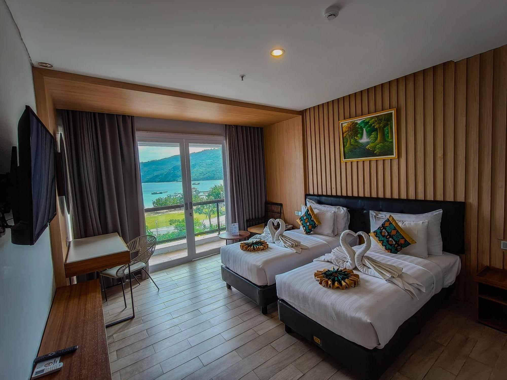 Hotel Raja Kuta Mandalika & Convention 4*