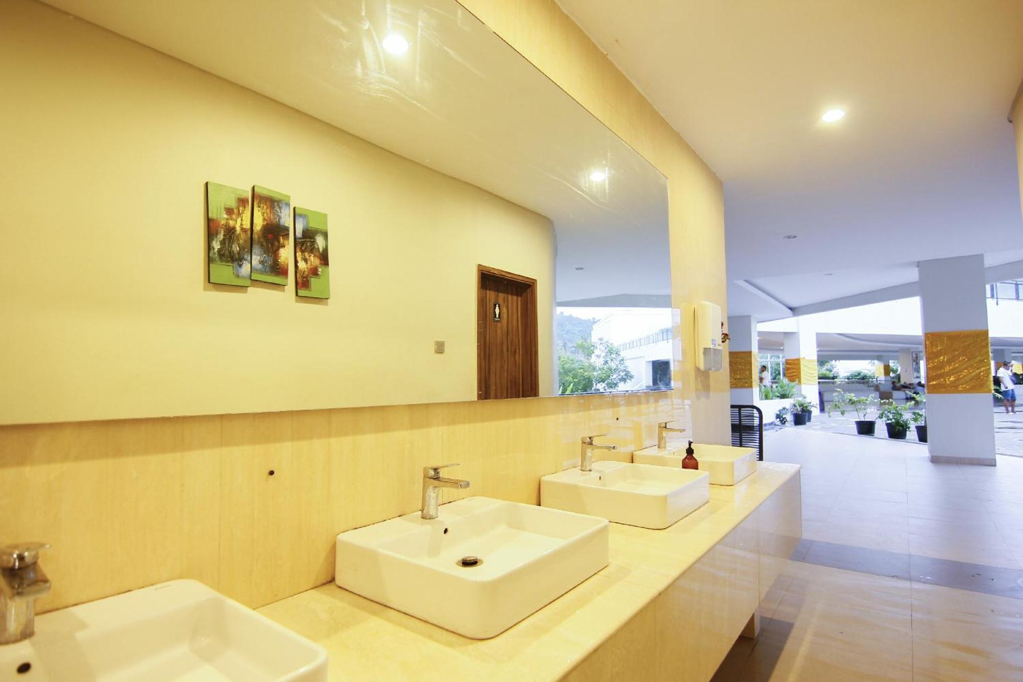 Raja Kuta Mandalika & Convention Hotel